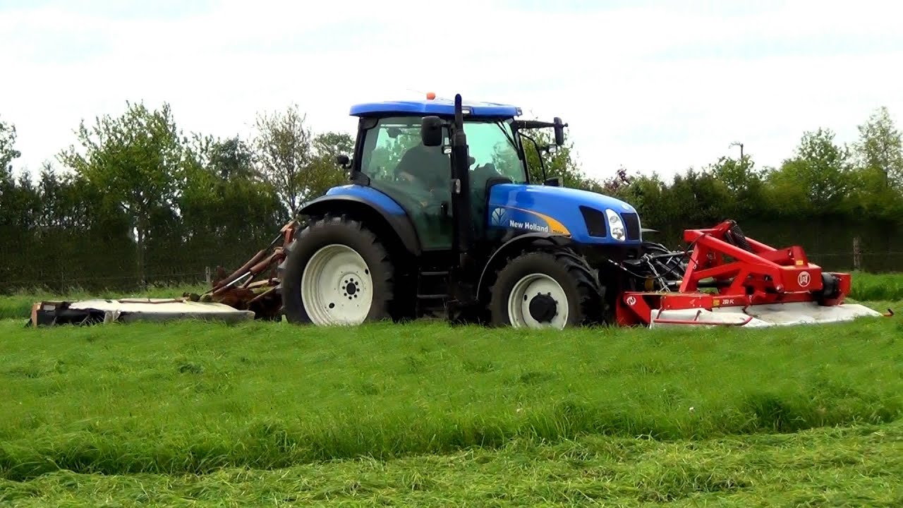 New Holland TS135A gras maaien