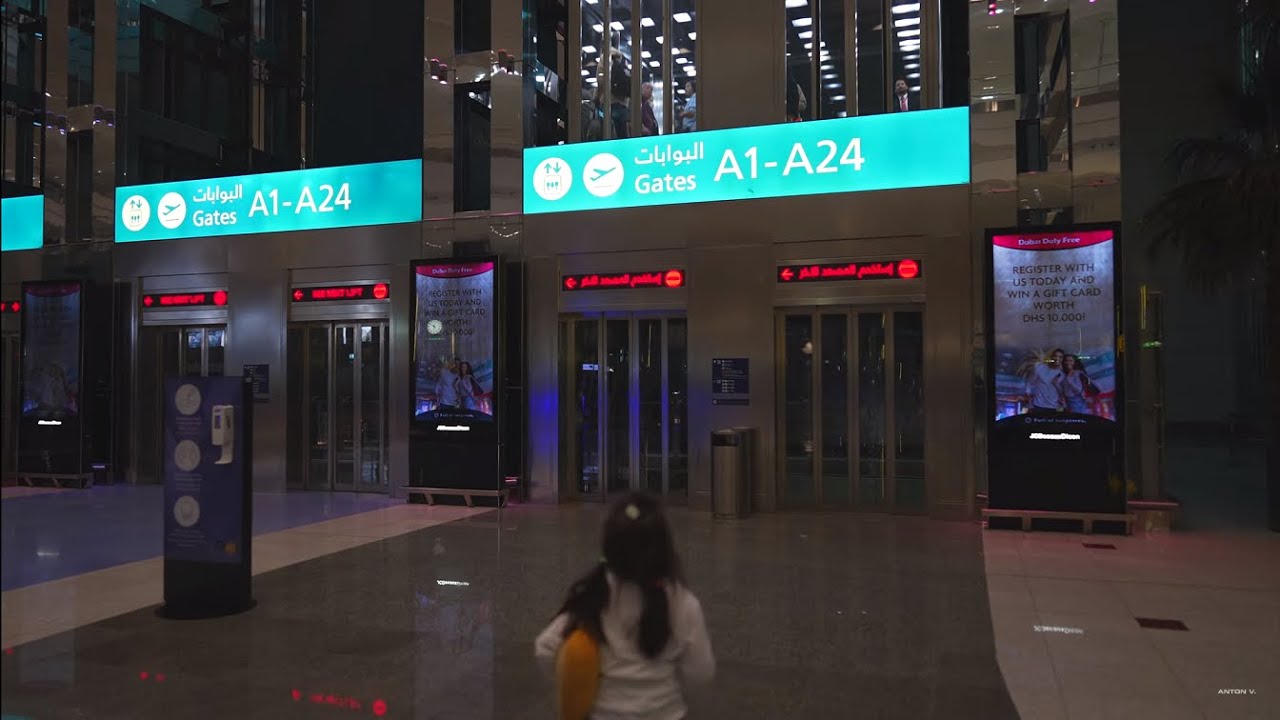 United Arab Emirates, Dubai Airport, 1X BIG elevator