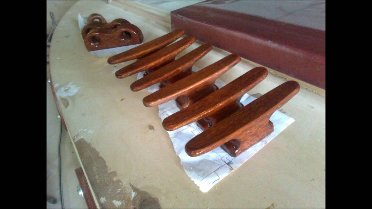 Weekender building sailboat