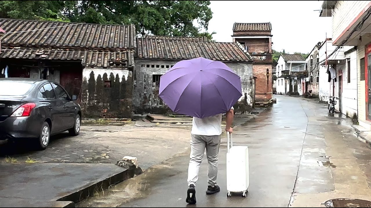 江門市Xinhui新會區的古井鎮“慈溪村”前一大片的水塘。建村歷史追溯到距今800多年前的宋朝，祖先從中原南遷此地。特別是南宋滅亡之後，大量“趙氏”的宗親皇戚大臣隱姓埋名逃避元兵、隱居在附近建村立業。