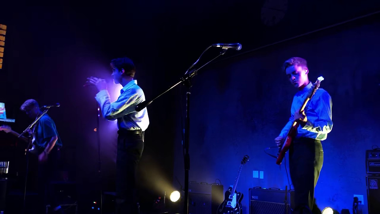 NEW HOPE CLUB - PAYCHECK - Front Row