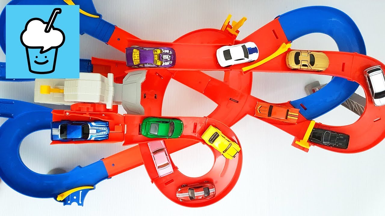 Hot Wheels Track Set with different hot wheels cars