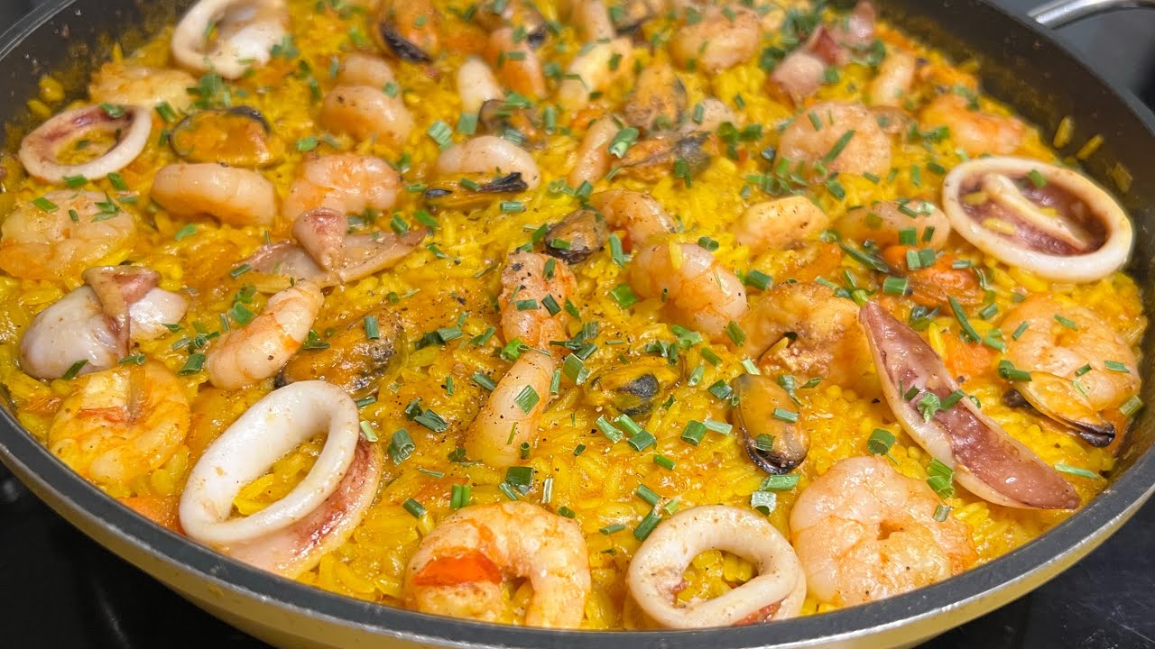طبق البايلا الإسبانية بفواكه البحر 🦑🦪🦐 سهلة التحضير و البنة لا تقاوم مع لمستي الخاصة التونسية