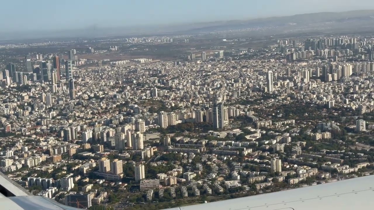 Flydubai landing in Tel Aviv Israel 