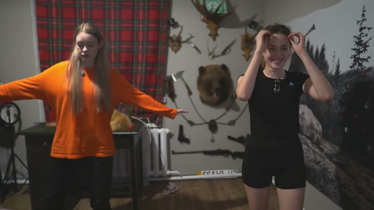 arm muscle from Twitch Girl Russia