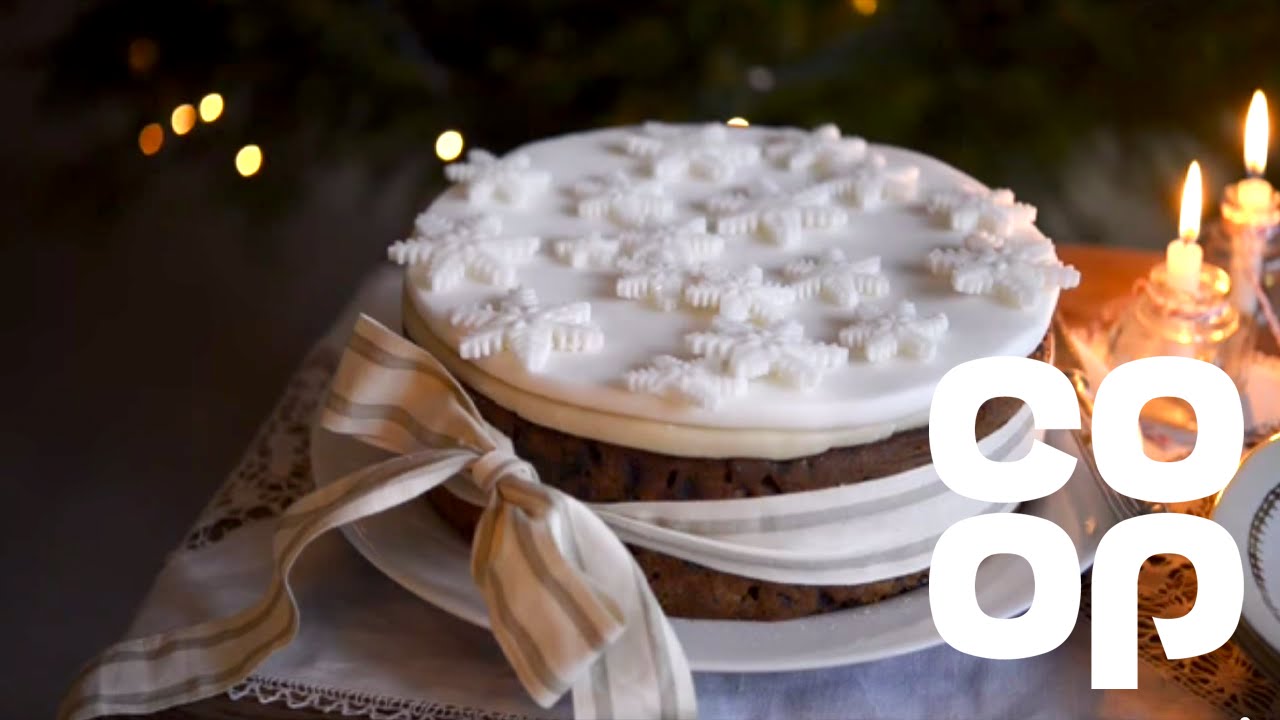 How to make a Traditional Christmas Cake