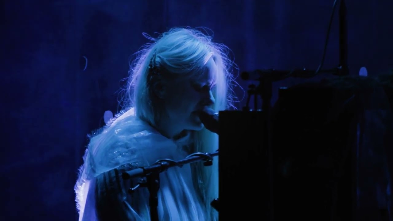 Susanna 'Burial / Meditation' Live Bærum Kulturhus September 2022