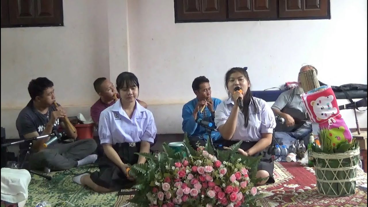 น้องมะปรางค์ & น้องปิ่น ซองานปอยเข้าสังข์ บ้านต่อเรือ อ.แม่แจ่ม จ.เชียงใหม่