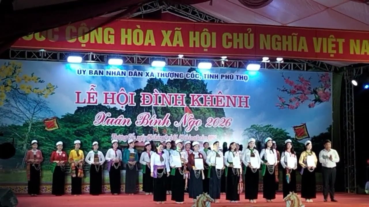 Lễ trao giải Thi trang phục dân tộc mường lễ hội đình khênh 2026