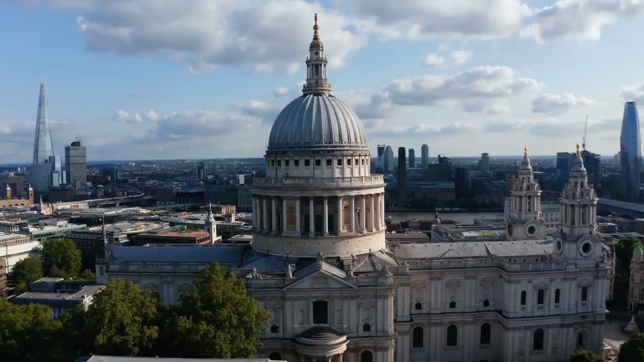 London Landmarks: The financial district of Bank