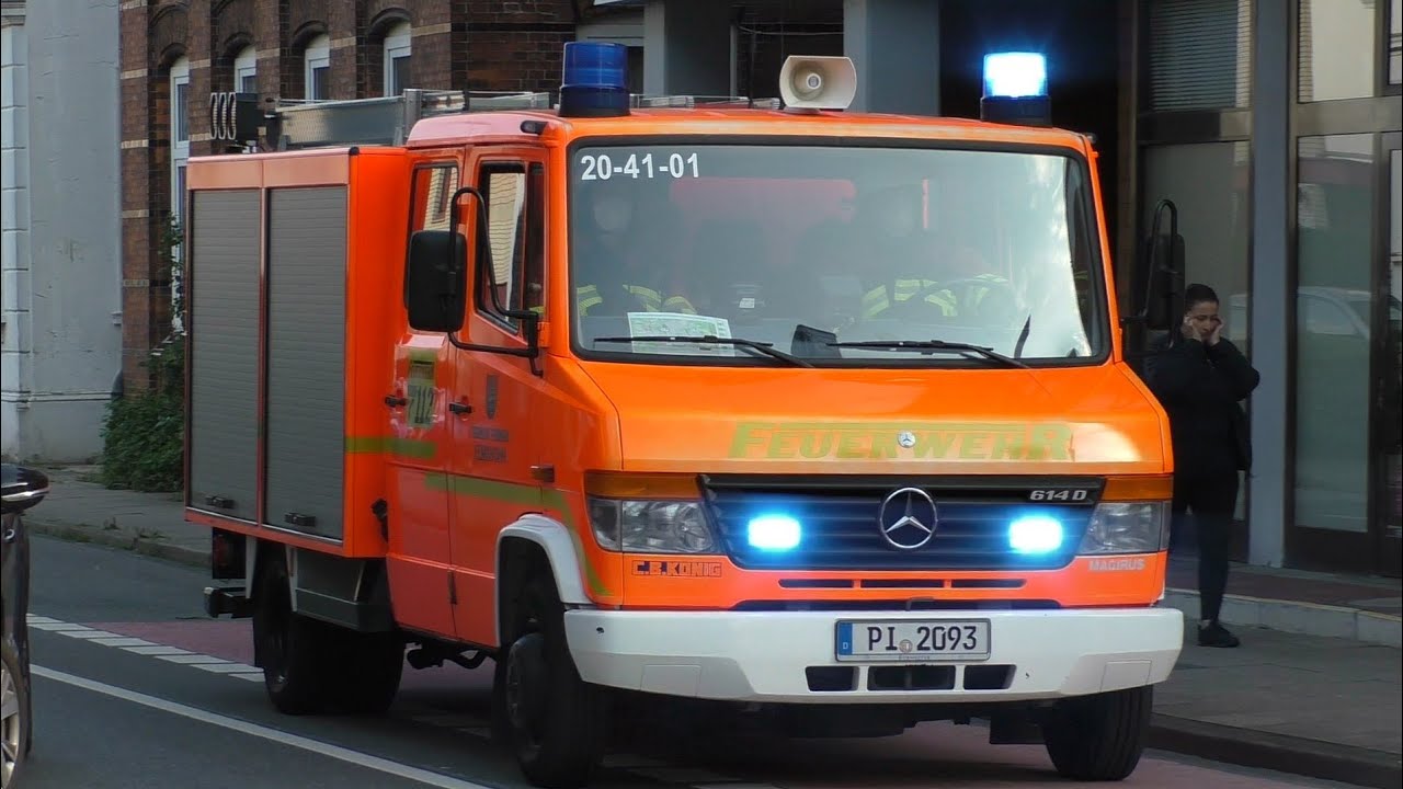 [Feuerwehr verhindert Dachstuhlbrand] Einsatzfahrten Freiwillige Feuerwehr Elmshorn