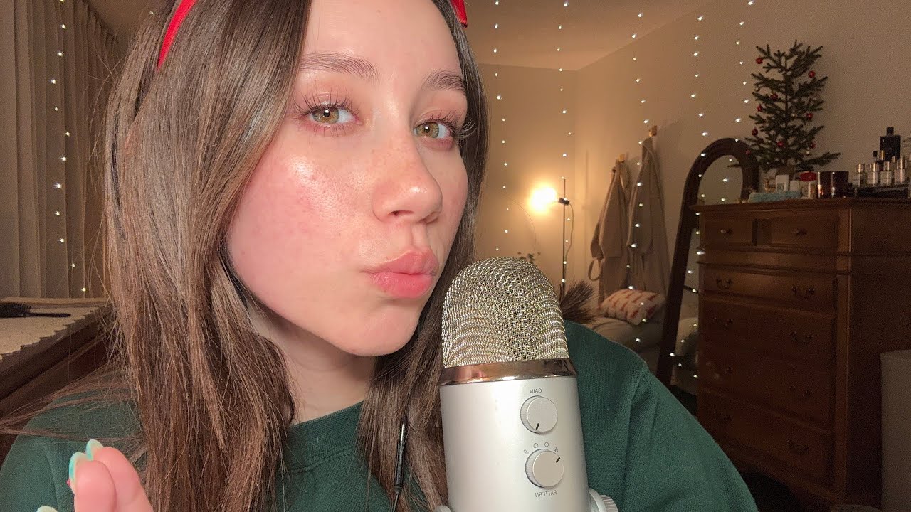 ASMR | kisses and tapping! w/ mouth sounds and hand movements
