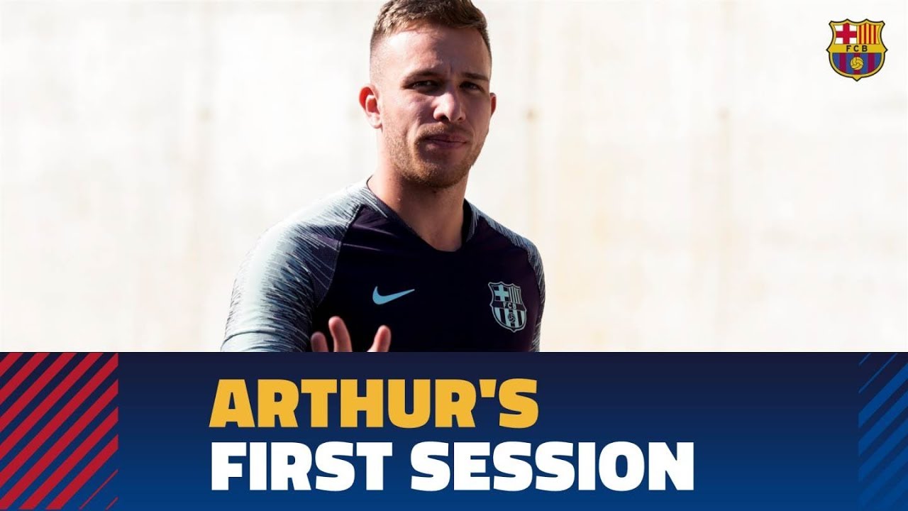 Arthur&rsquo;s first training session with Bar&ccedil;a