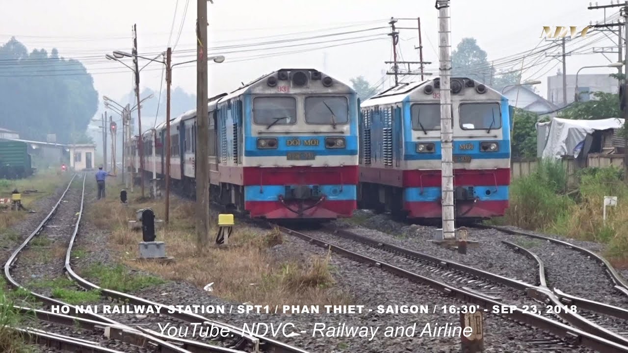BẺ GHI CHUYỂN RAY TÀU HÀNG VÀO GA TRÁNH VƯỢT 3 TÀU KHÁCH VÀ RỜI GA (23/09/2018)