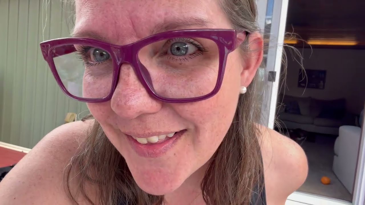 VLOG Day 37 - FRIDAY!!!!! It was a work from the deck kind of day!