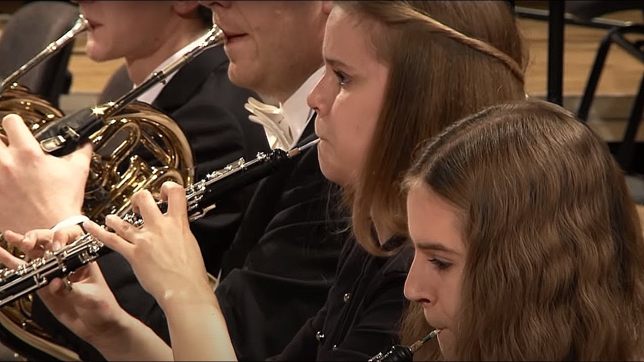Haydn – Farewell Symphony No. 45 in F-sharp minor, conducted by Andrzej Kucybała
