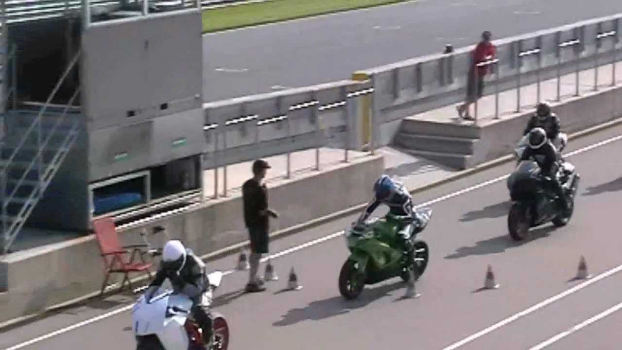 Sachsenring Renntraining 2011 HD