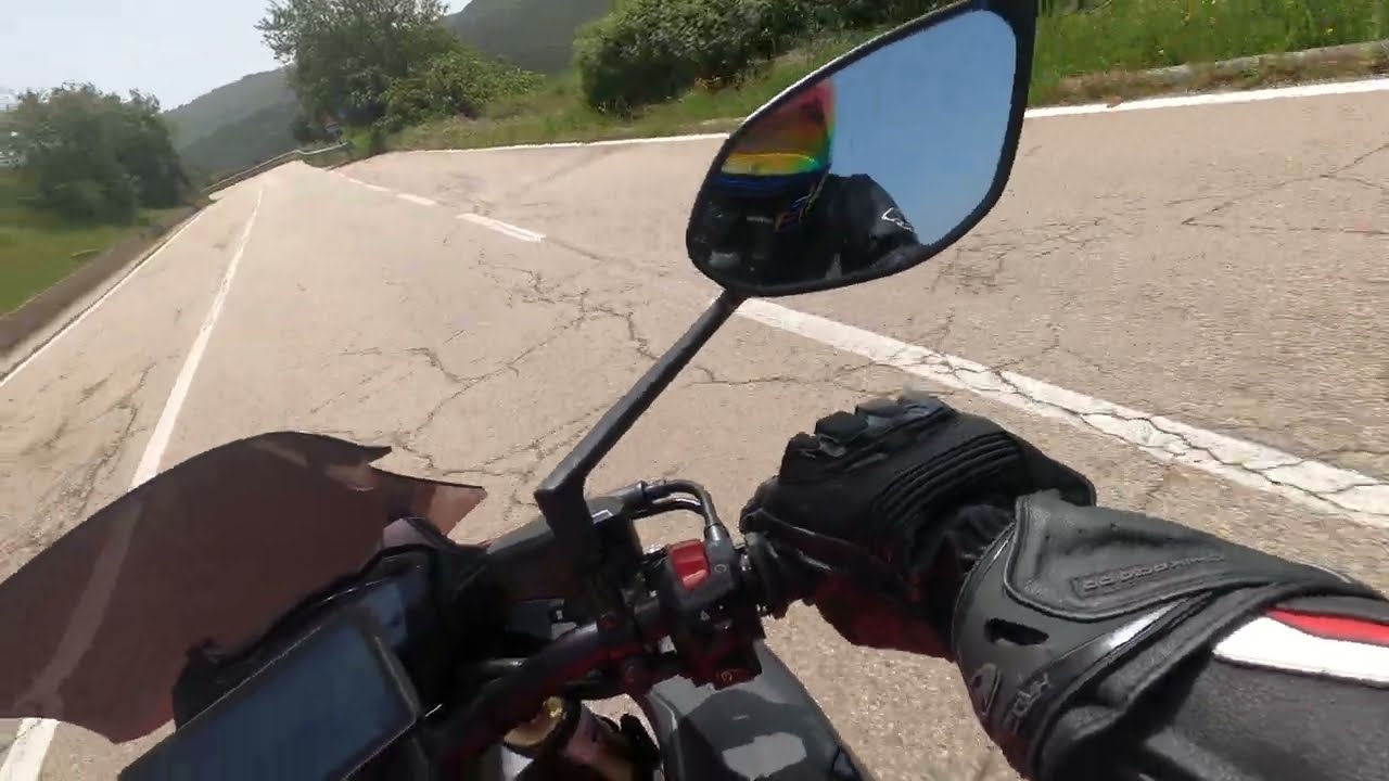 Sardinien SS 128 Gavoi Suzuki GSX -S 1000