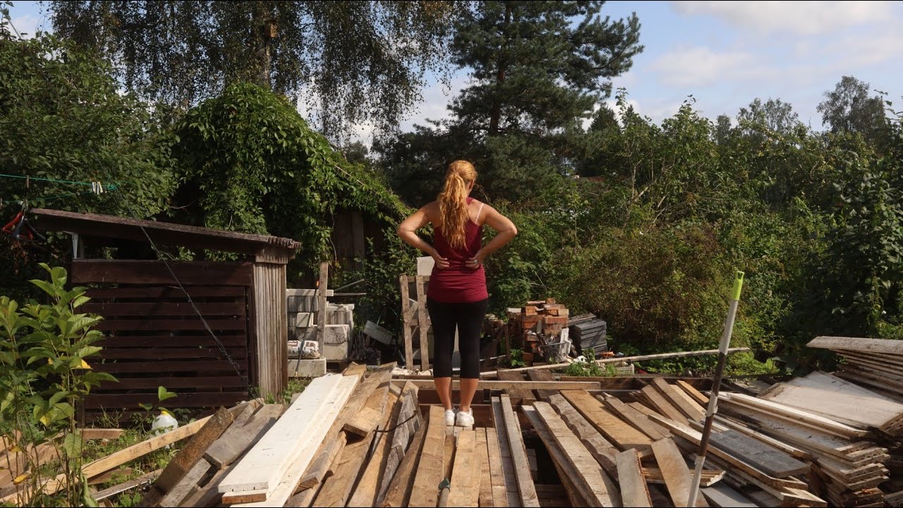 Woman builds a shed from scratch