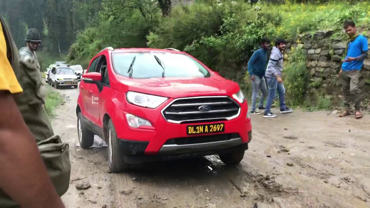ecosport struggling during muddy patch on Kasol - Tosh road