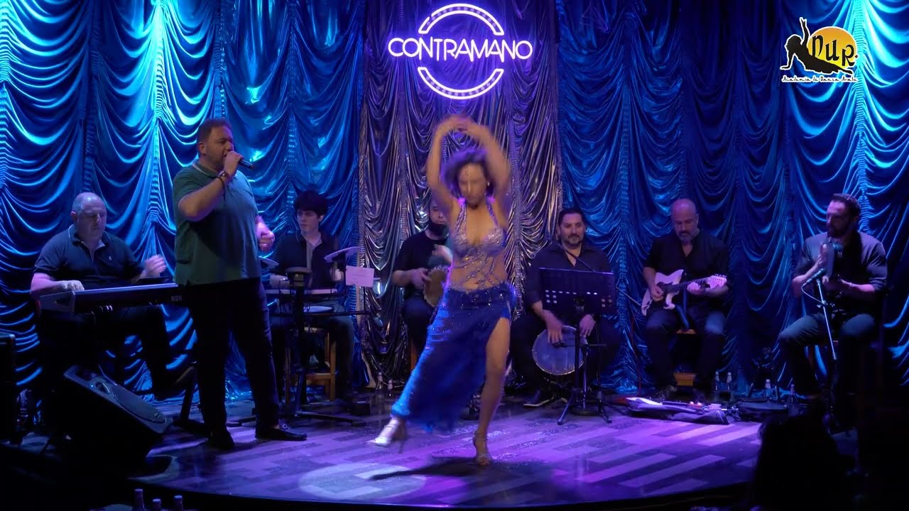 Nur bailando Lamma Rah junto a la Orquesta Oriente de Chile