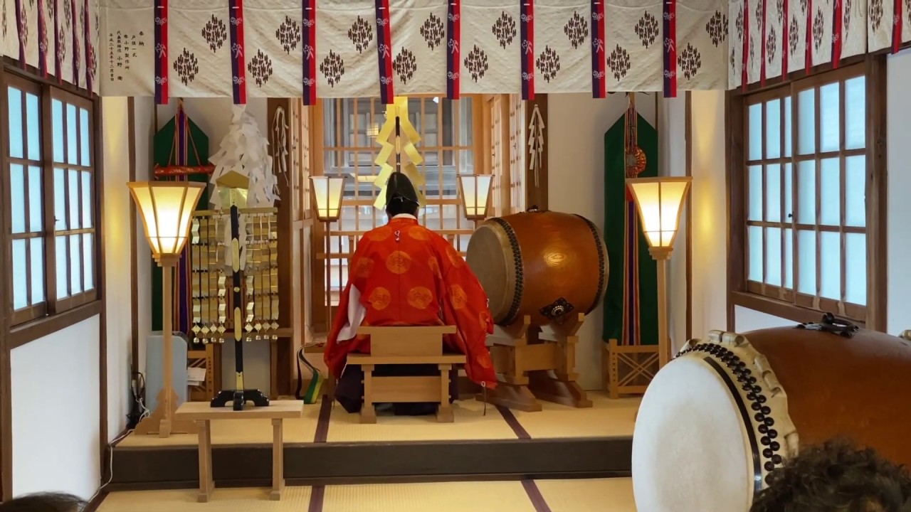 藤田神社・太鼓張替の初鳴りの儀式
