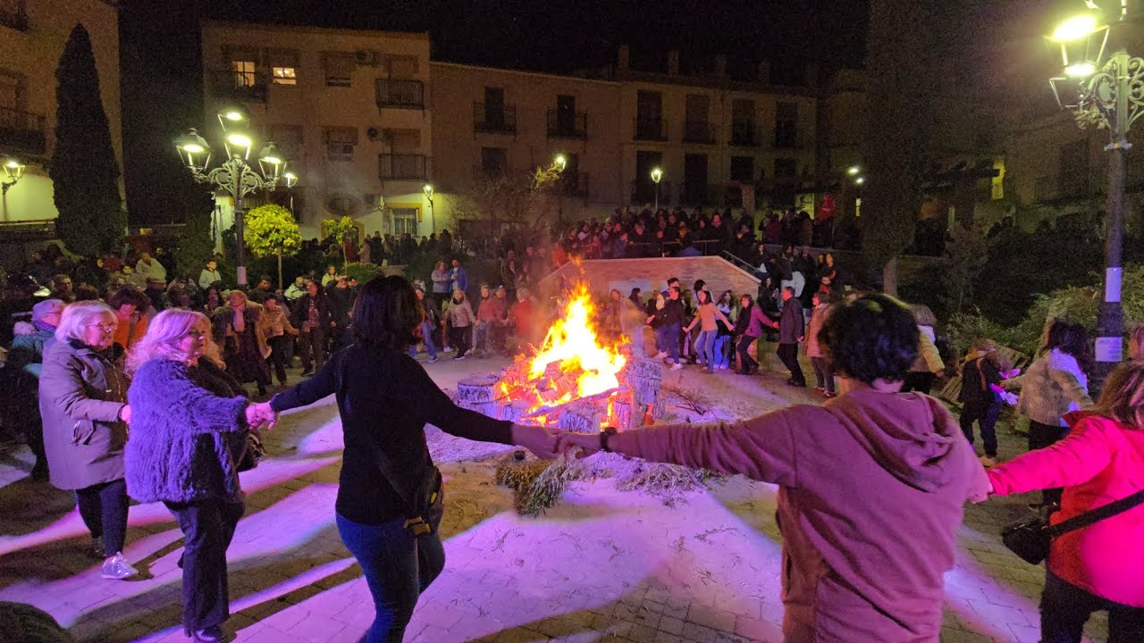 Jaén celebra la tradición de San Antón entre leyenda, fervor y deporte