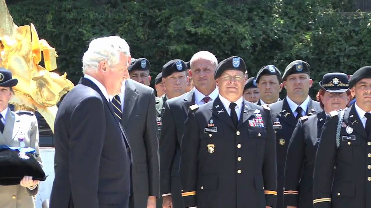 June 18: The commemorative ceremony of the General de Gaulle's Address