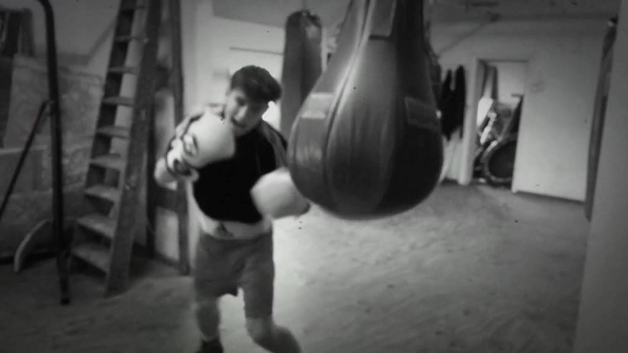 16 year old boxing champion. Intense 1 minute workout