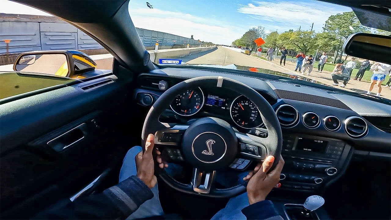СИЛЬНО ЗАБИРАЮ В МОЮ SHELBY GT350, ОСТАВЛЯЯ МАШИНЫ И КОФЕ (ВИД ОТ ГЛАВНОГО ВИДА)