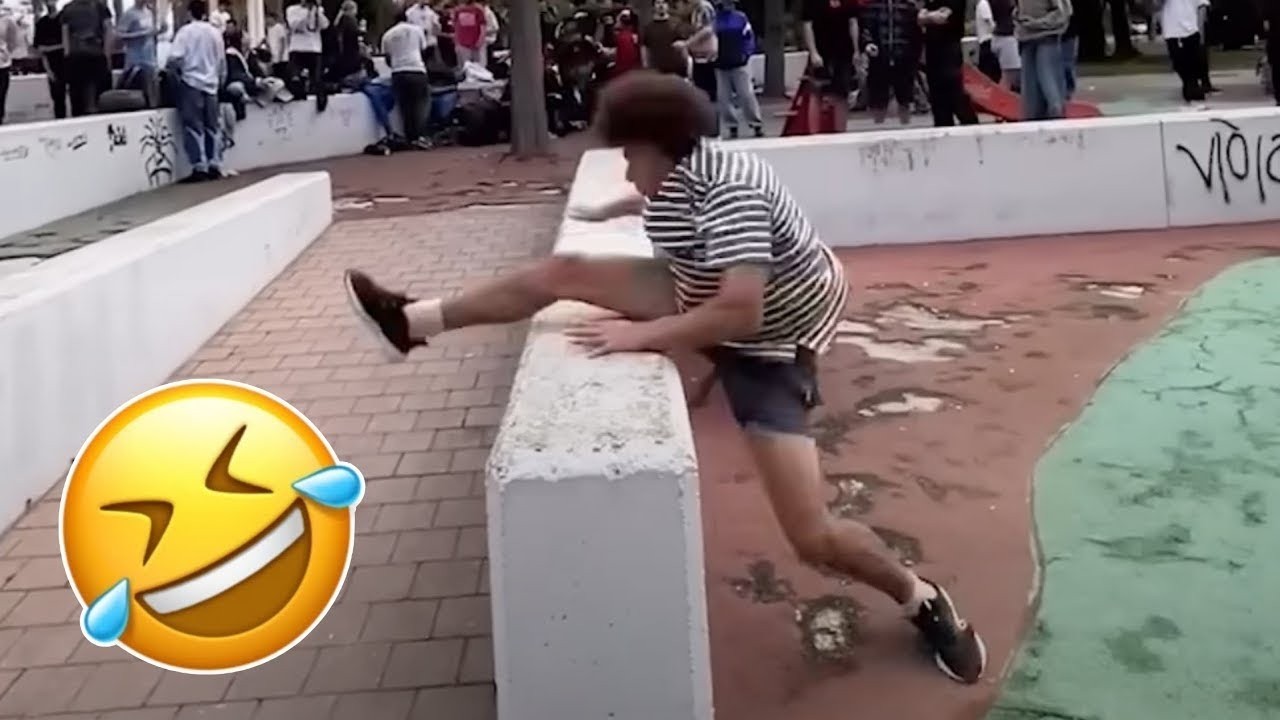 Funny Wolf fail|Of the week 🤣🤣😂