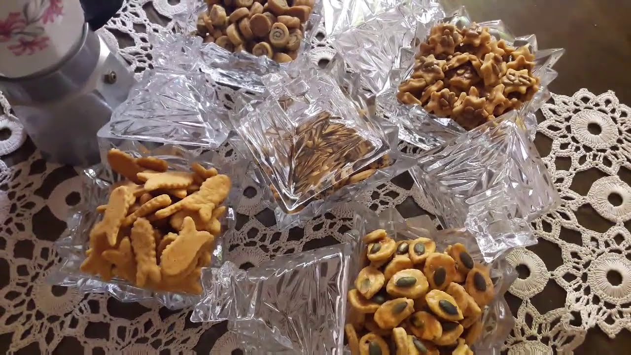 مملحات بعطرية القطبان والخضر المجففة.مملحات بتحميرة فيمي من عند الأخت أمينة في مارشي الشريفة🤑