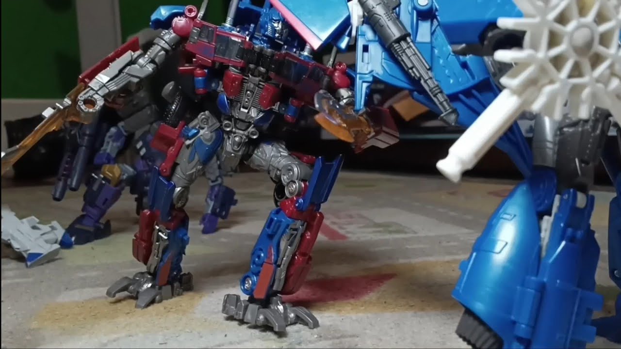 Transformers forest battle (stop motion)