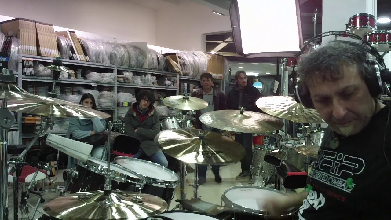 Michele Vurchio  con UFIP Vibra /CVL drums - Ideas for drummers presso Cavalli Musica