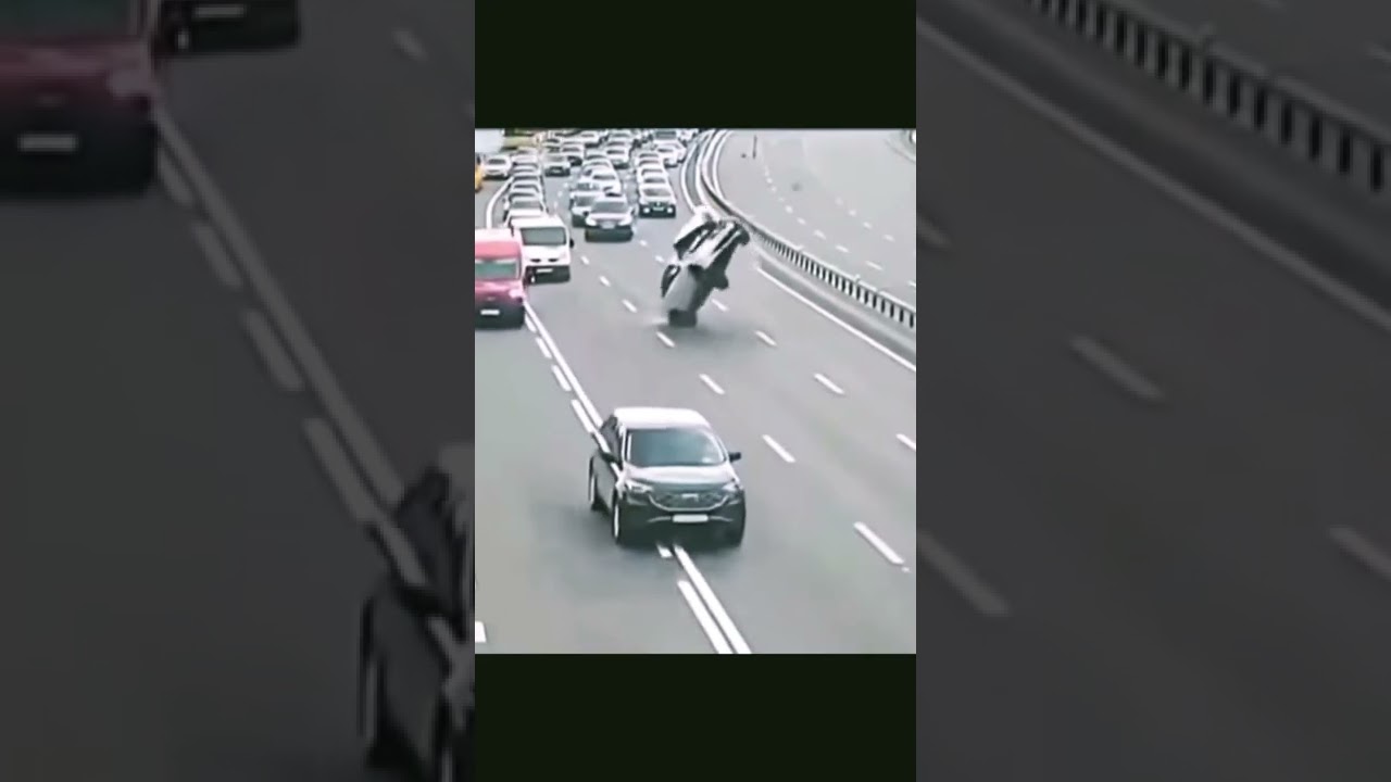 Amazing  car accident😱😱 viral short video##ytviralcar