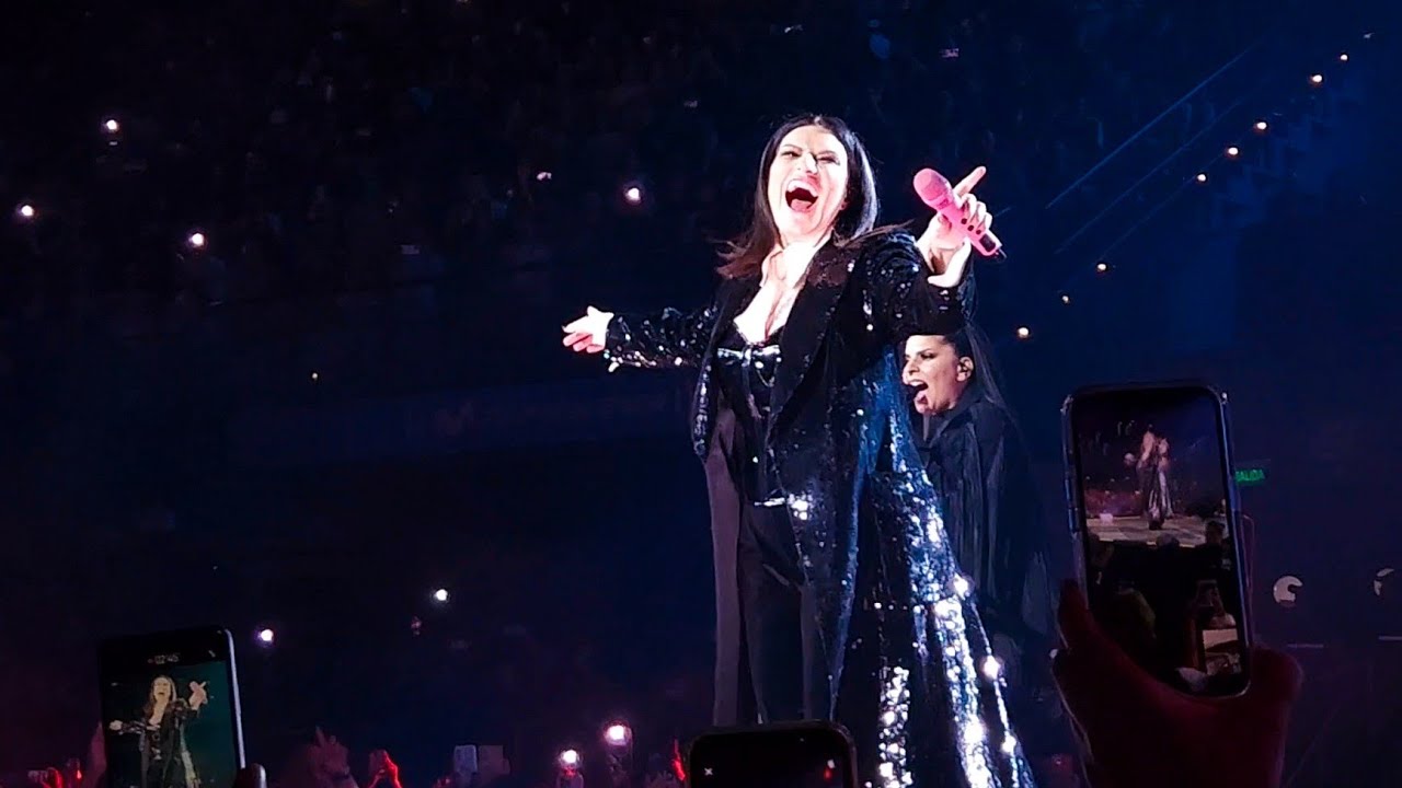 Laura Pausini - Entre Tu Y Mil Mares (en vivo Bogota - Colombia || Laura Pausini World Tour 2024)