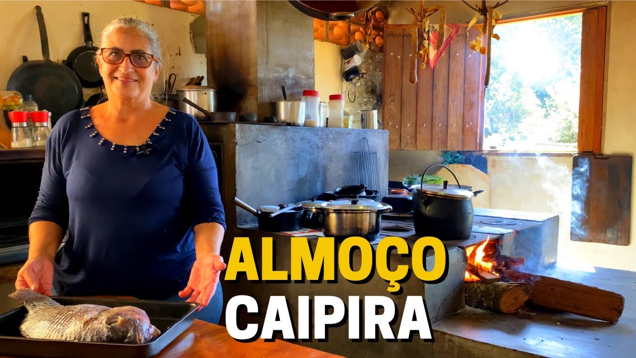 ELA NOS MOSTROU SEU SÍTIO E PREPAROU UMA COMIDA NO FOGÃO À LENHA