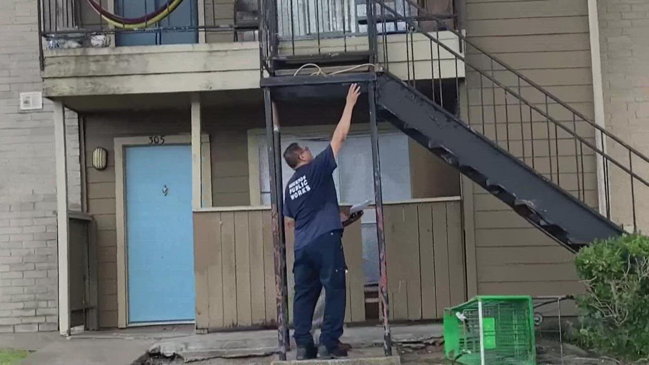 City of Houston targets 'unhygienic' apartment complex
