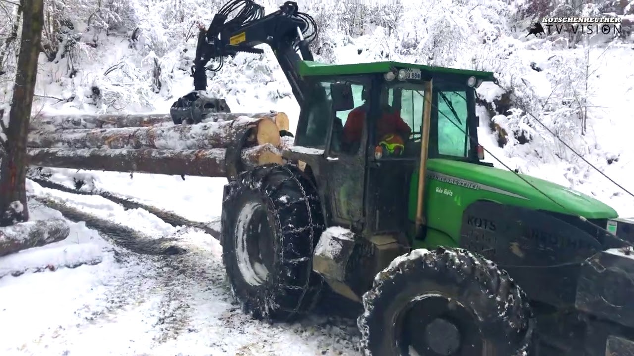 KOTSCHENREUTHER K175 Forstmaschine mit Klemmbank, Holz im Schlepptau, Schneeketten, Holzgreifer