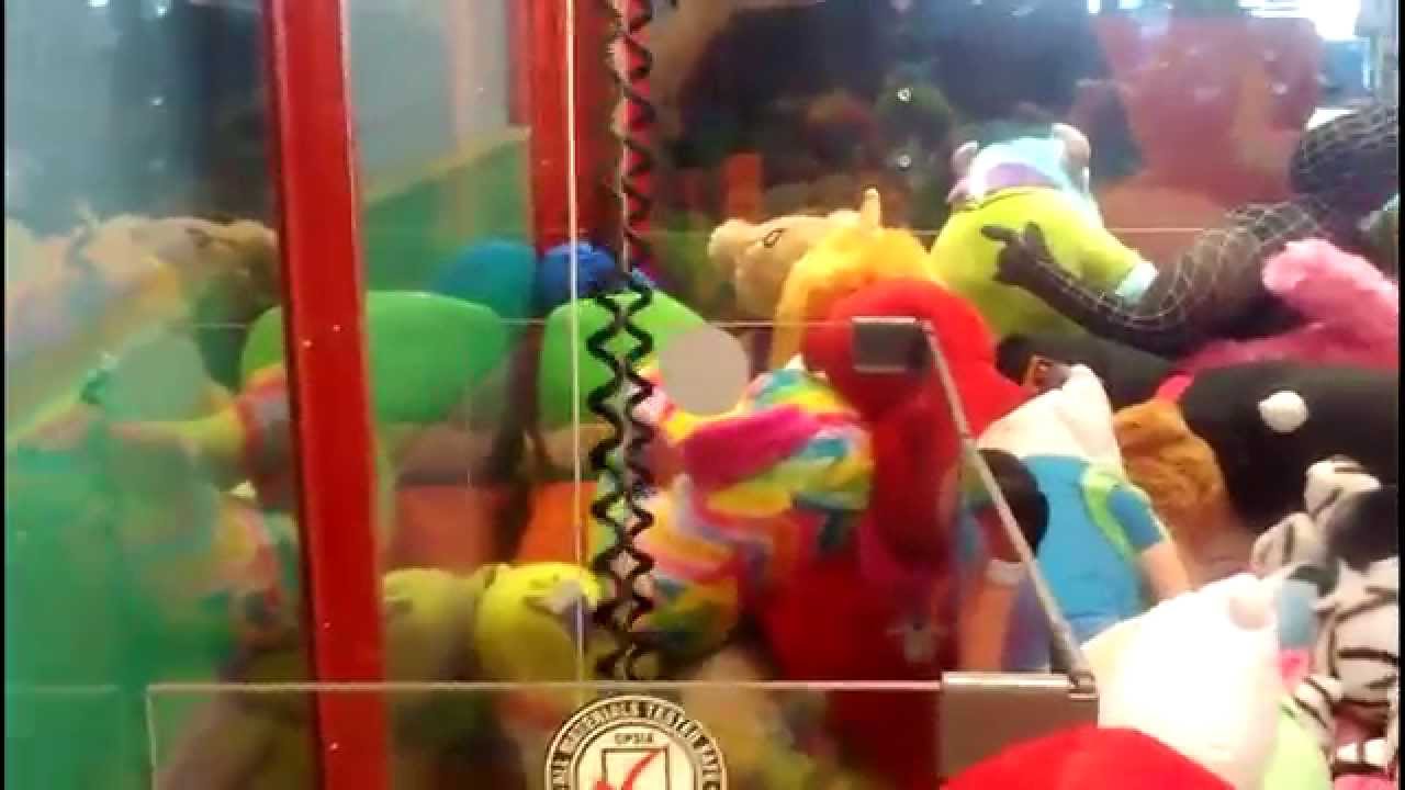 I BROKE A CLAW MACHINE!
