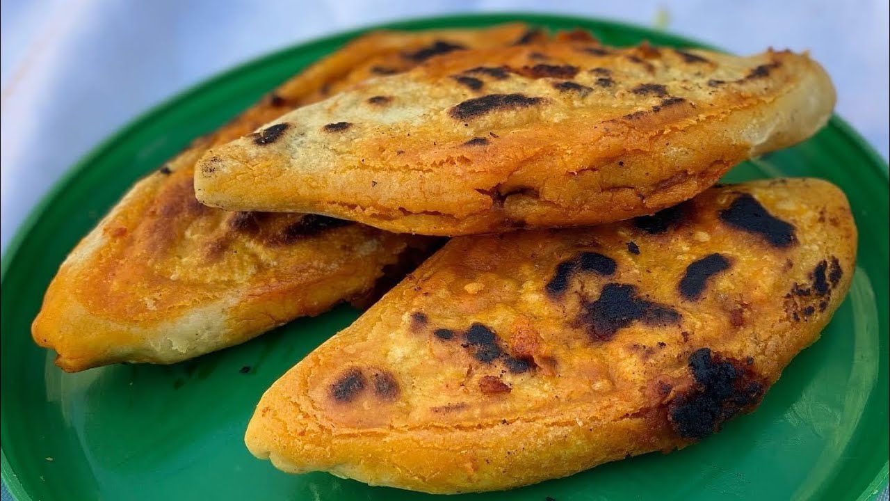 TLACOYOS DE FRIJOL ENCHILADO