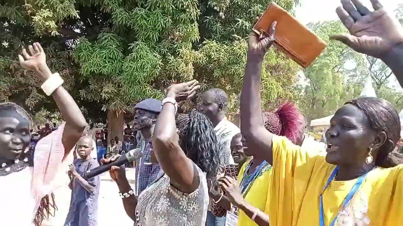 Akon Machot vs Adut Maker