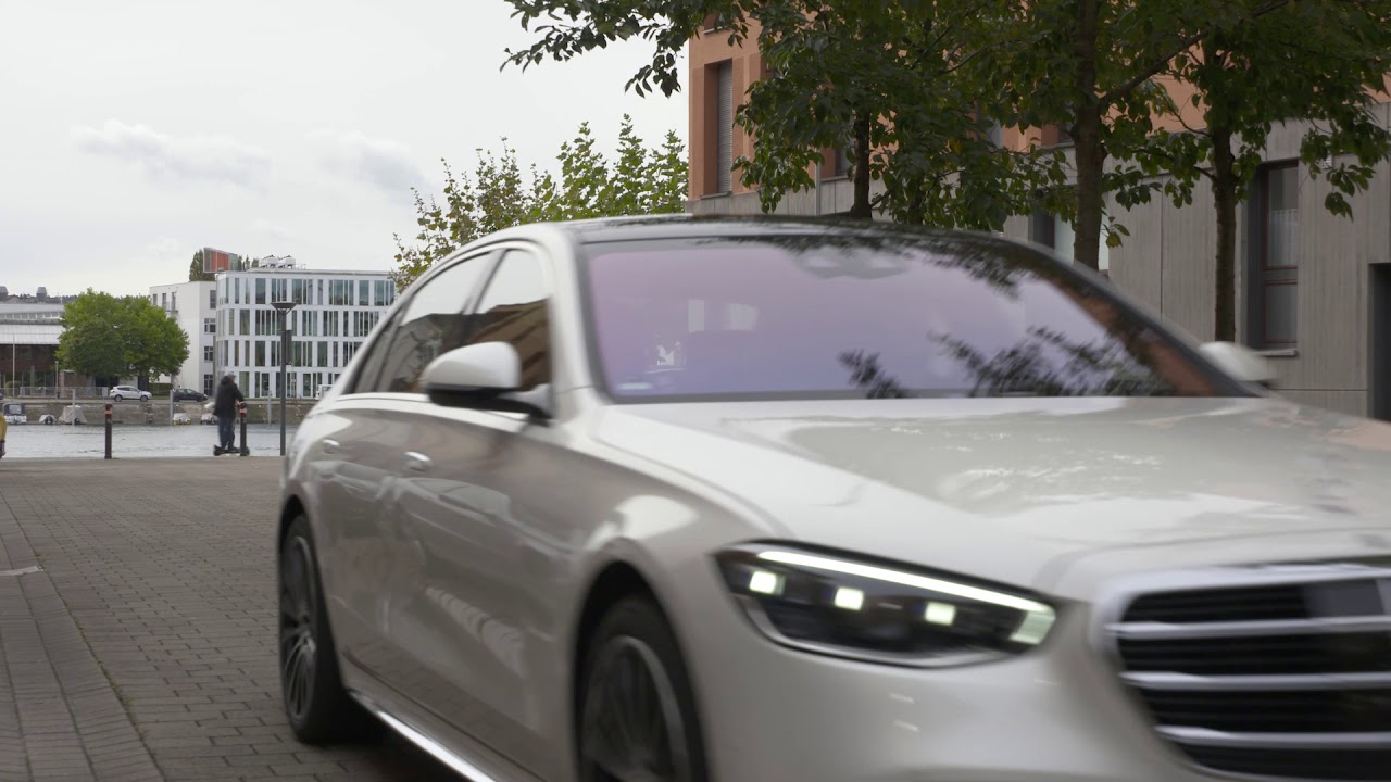 All-new Mercedes-Benz S-Class - Rear Axle Steering in action