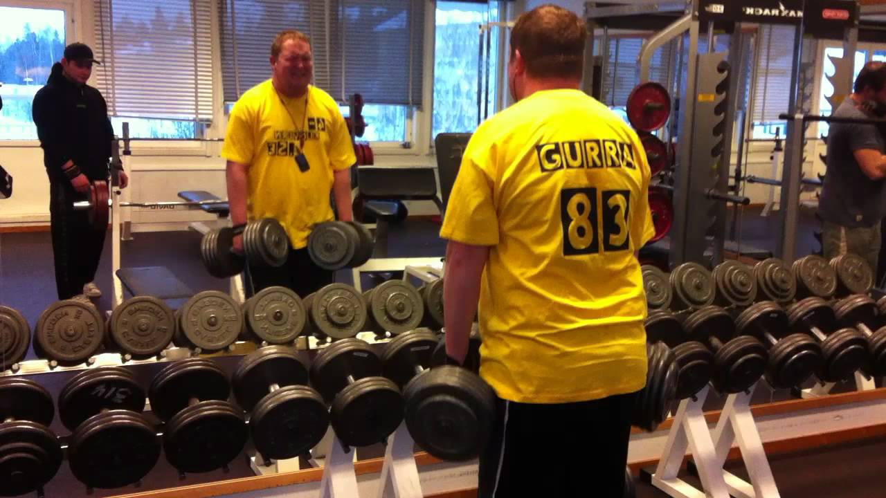 Gustav Andersson k&ouml;ttar lite shrugs