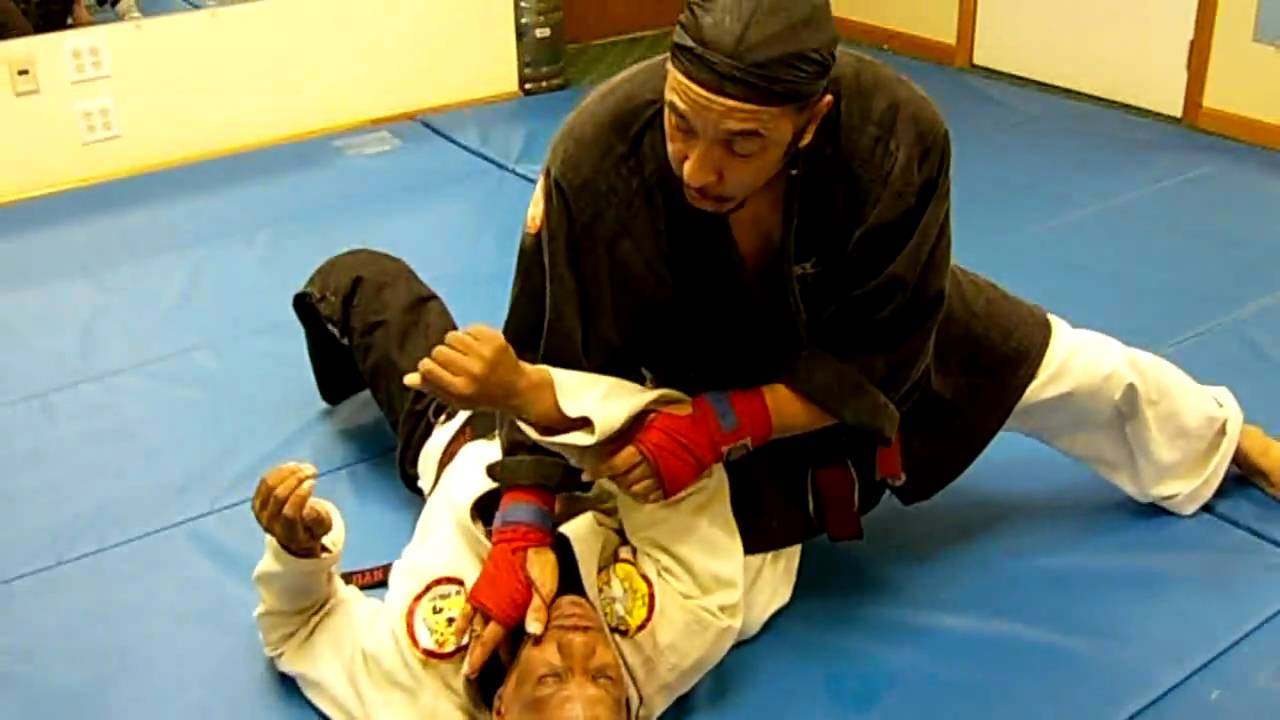 Sanuces Ryu Jiu Jitsu Chokes2 of Mount and Arm Bar