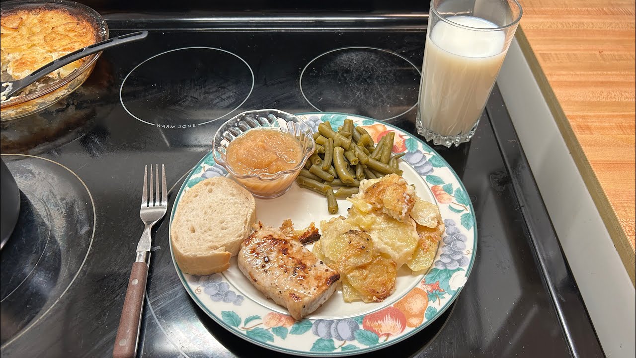 Scalloped Potatoes & Dromedary Gingerbread dupe! 2nd week of February 1946 Dinner