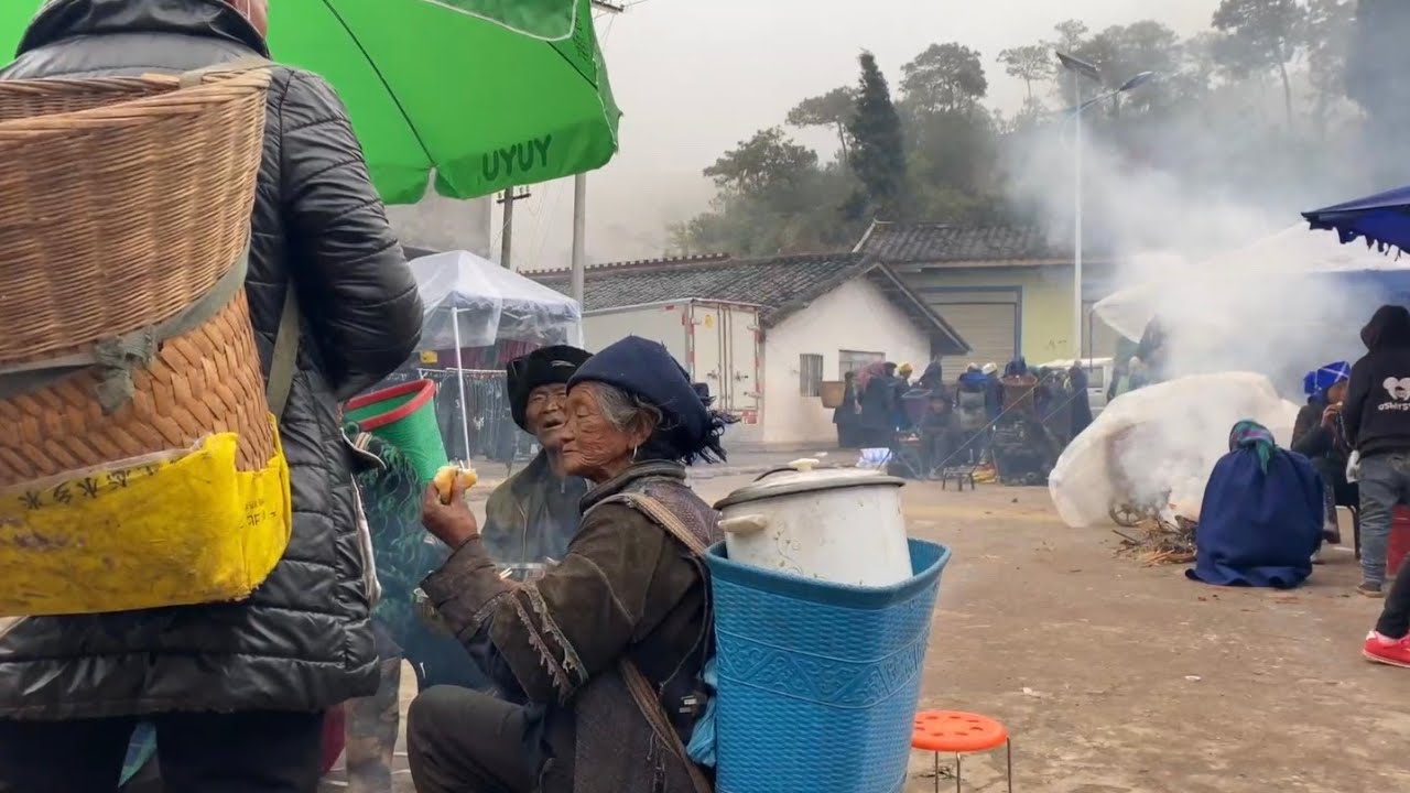 【四川】實拍大涼山彝族趕集，沒看到豬肉攤，大部分都是生活用品