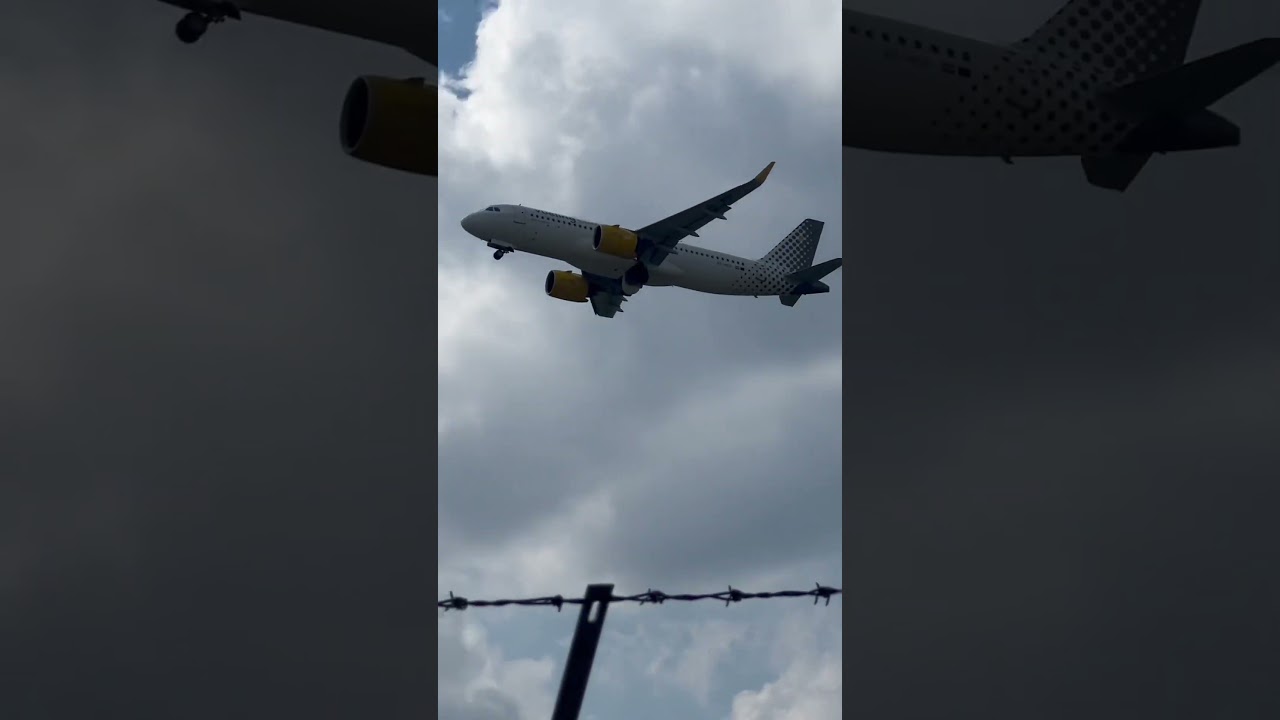 Vueling Airbus A320 takeoff at BHX✈️ #birmingham #aviation #planespotting #airport #a320 #takeoff