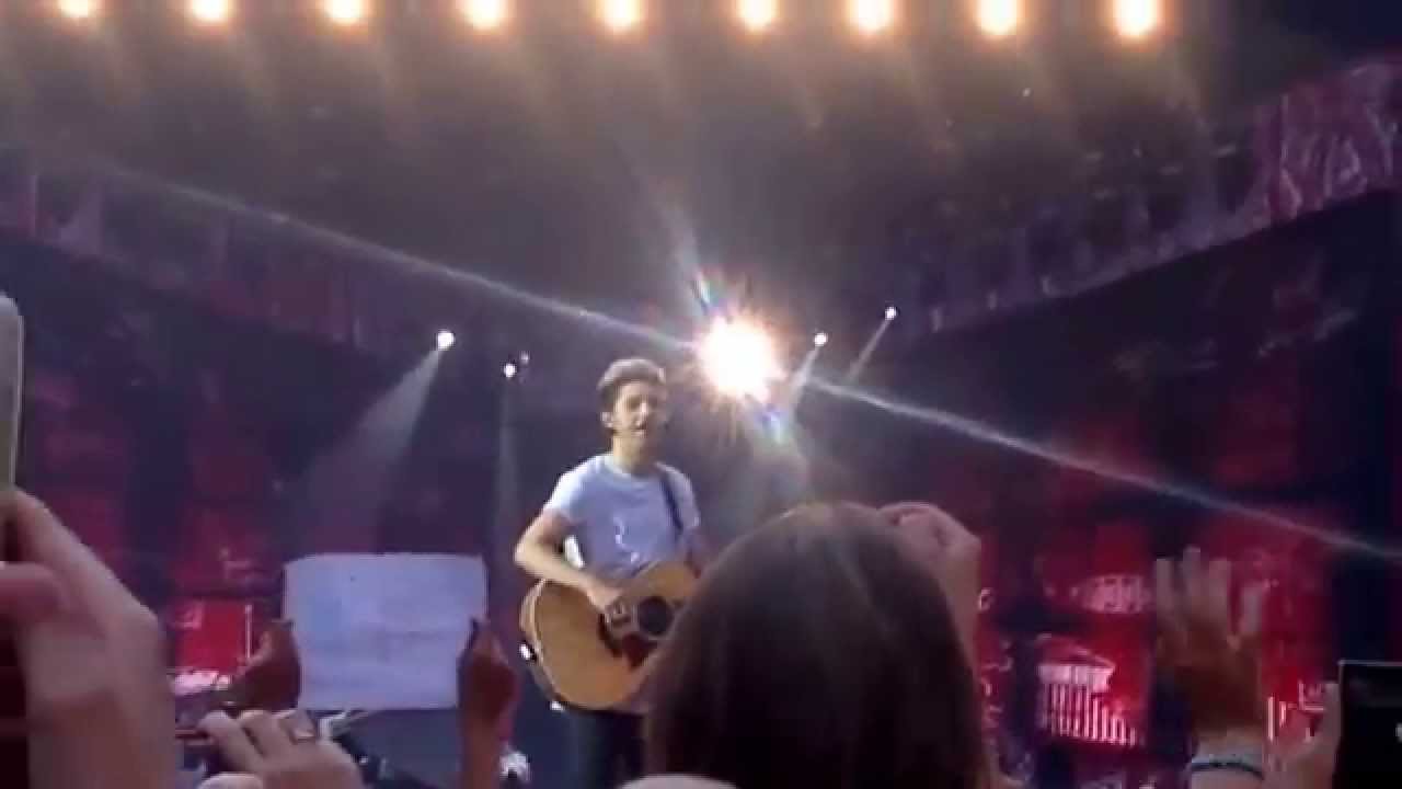 Niall Horan speak French! + One Direction - Don't Forget where you belong