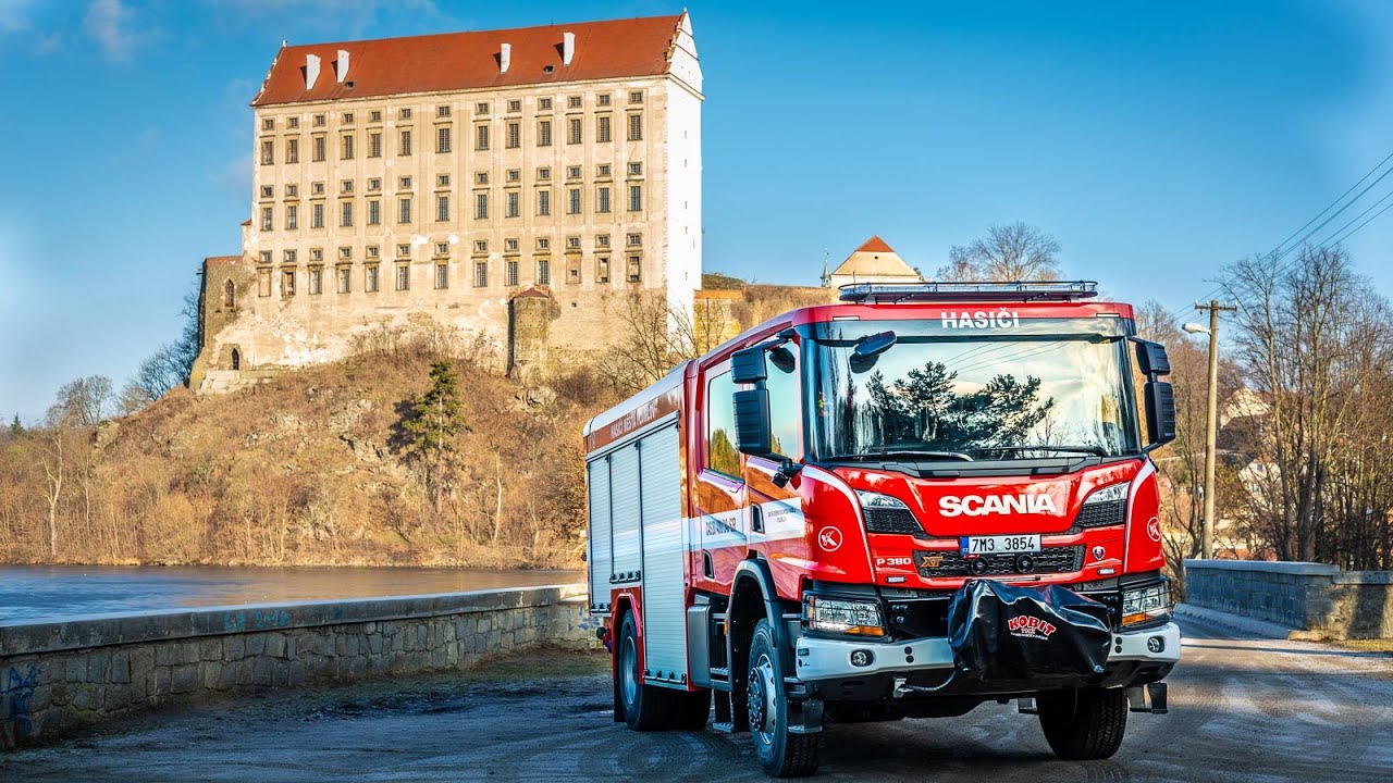 POŽÁRY.cz: Nová Scania P380 dorazila do města Plumlov, vyrobil ji KOBIT